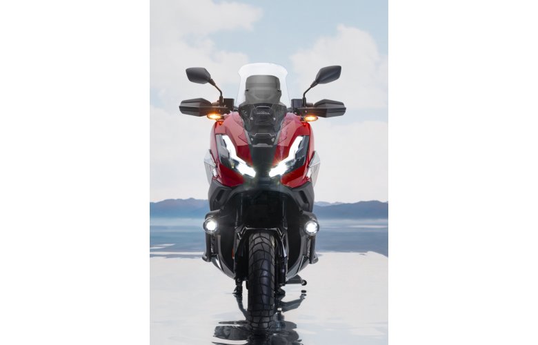 ΦΩΤΑ ΟΜΙΧΛΗΣ XADV750 MY25