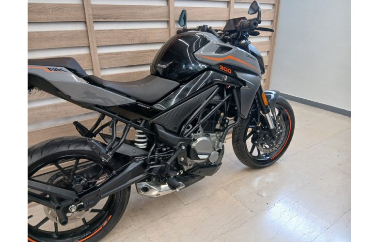 CFMOTO NK300 '25