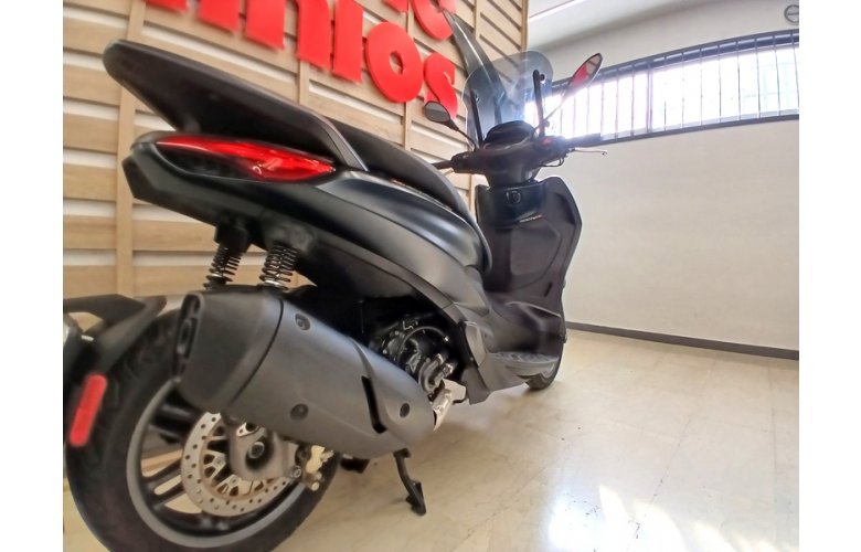 PIAGGIO BEVERLY 300 '22