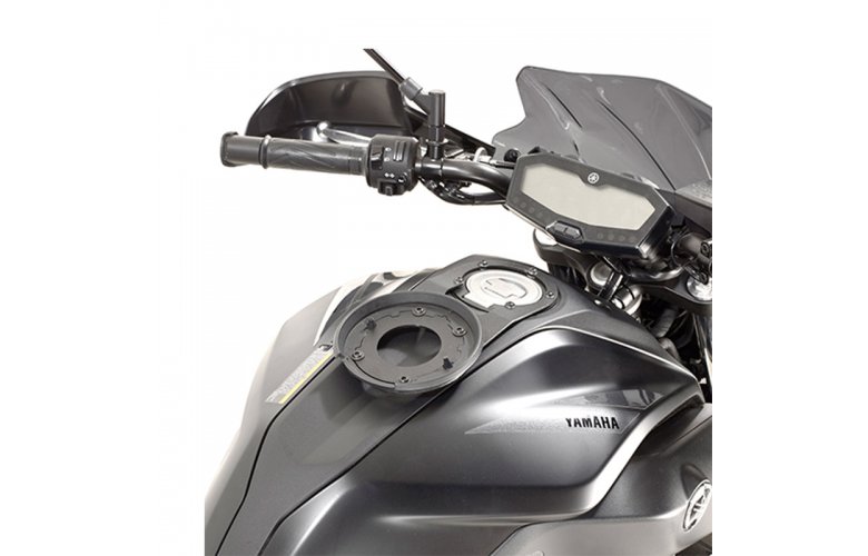 Σύστημα κλειδώματος σάκου BF36 στο ρεζερβουάρ MT-07 GIVI