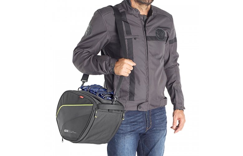 Τσάντα Scooter GIVI EA135B μαύρη 15l