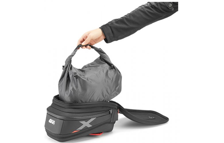 GIVI ΤΣΑΝΤΑ ΡΕΖΕΡΒΟΥΑΡ XL06 15-20 ltr X-Line BLACK