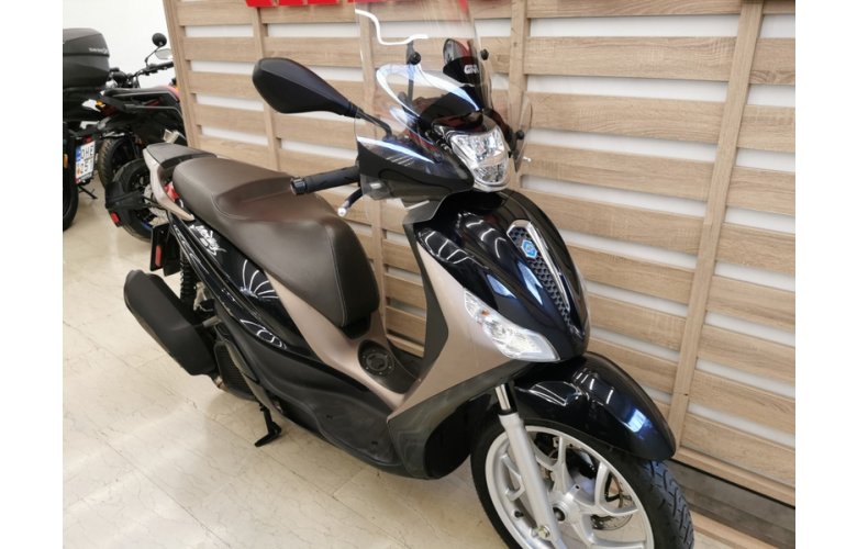 PIAGGIO MEDLEY 150 '23