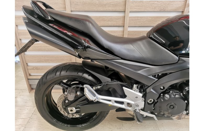 SUZUKI GSR600 '10