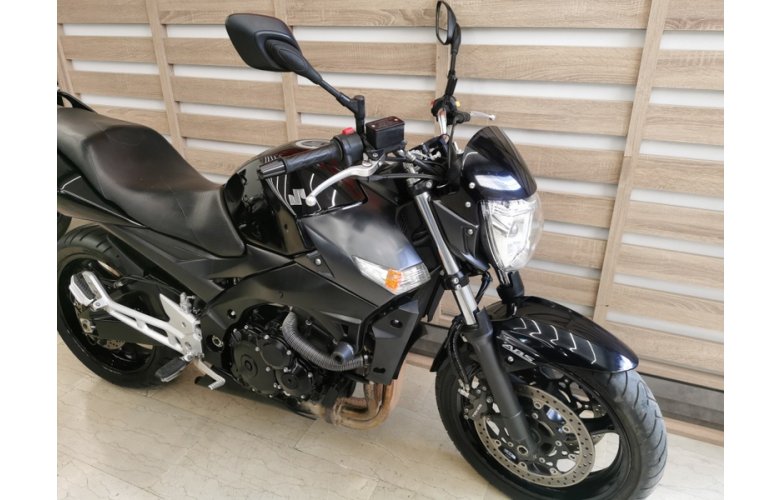 SUZUKI GSR600 '10