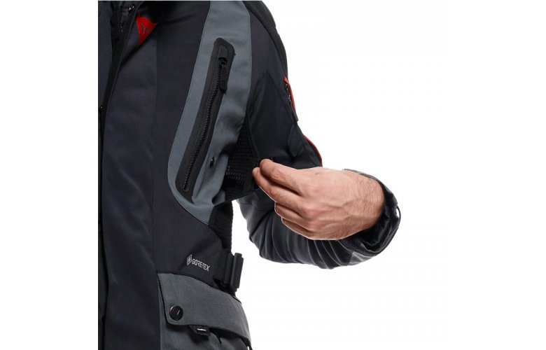 ΜΠΟΥΦΑΝ DAINESE CARVE MASTER 4 GORE-TEX® EBONY/BLACK