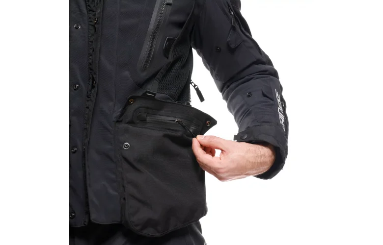 ΜΠΟΥΦΑΝ DAINESE CARVE MASTER 4 GORE-TEX® BLACK/BLACK
