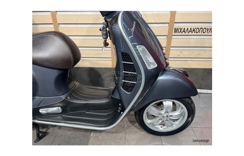 Vespa GTS 300 2022