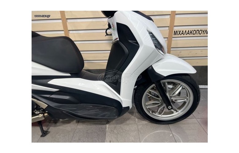 Piaggio Beverly 400 2023