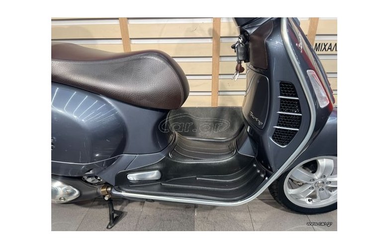 Vespa GTS 300 2022