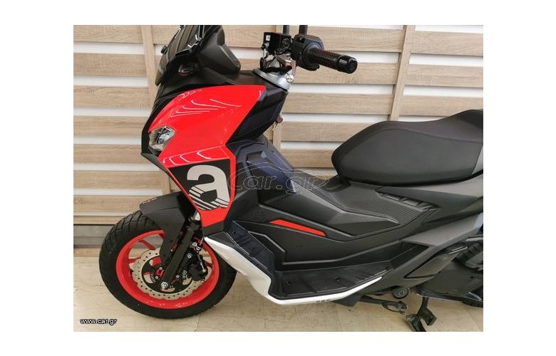 Aprilia SR GT 200 2025