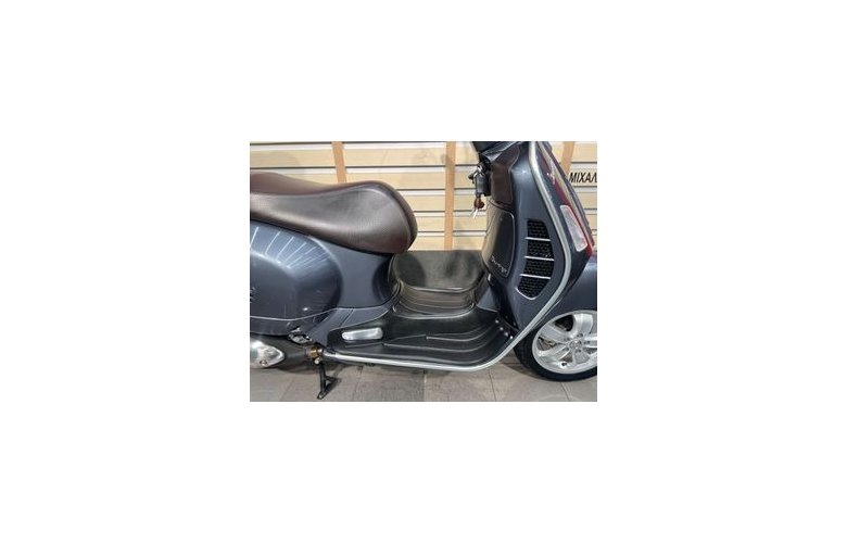 Vespa GTS 300 2022