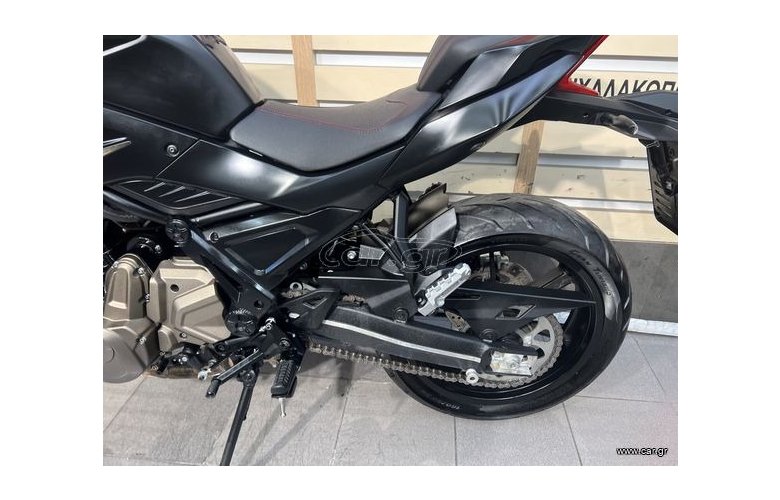 QJMOTOR SRK700 2024