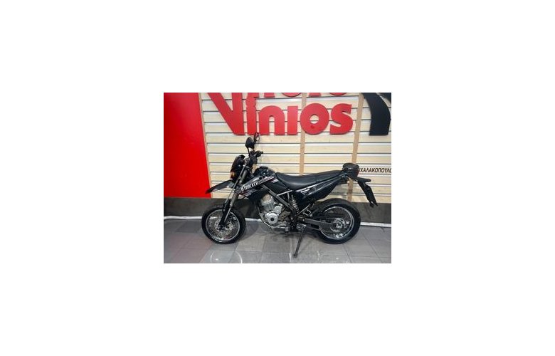 Kawasaki D-TRACKER 2015