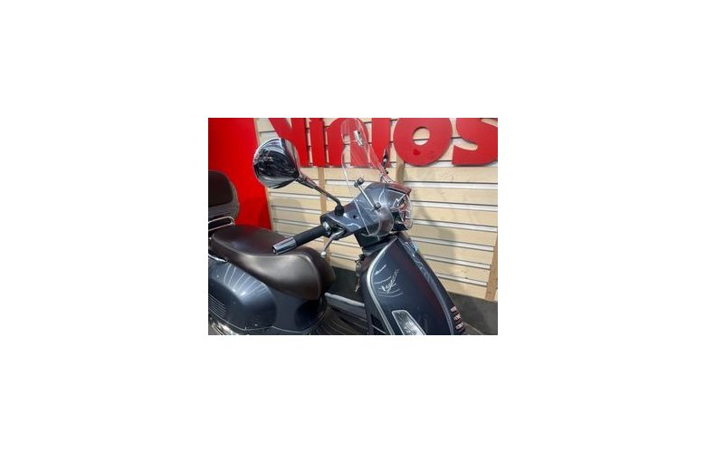 Vespa GTS 300 2022