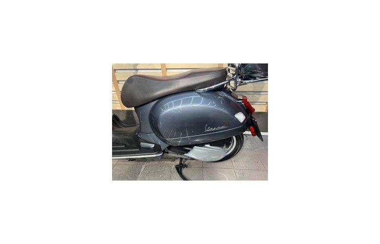Vespa GTS 300 2022