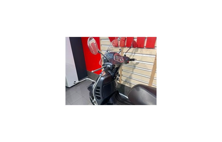 Vespa GTS 300 2022