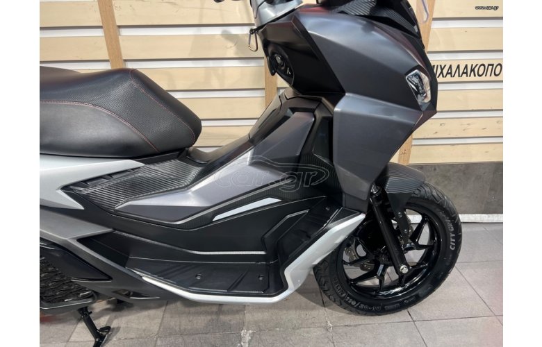 Aprilia SR GT 200 2022