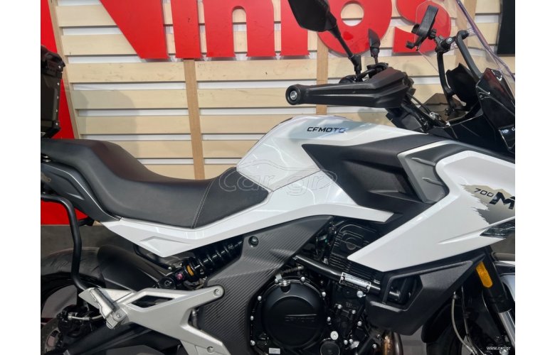 CFmoto 700 MT 2023