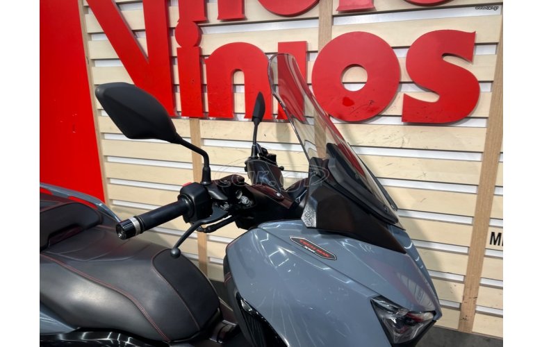 Yamaha XMAX 300 Tech Max 2022