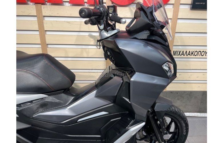 Aprilia SR GT 200 2022