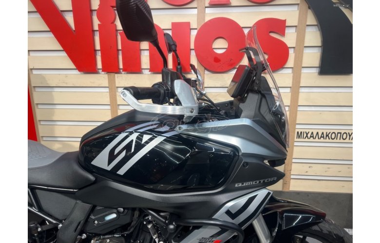 QJ Motor SRT 550 SX 2025 ΤΡΙΒΑΛΙΤΣΟ