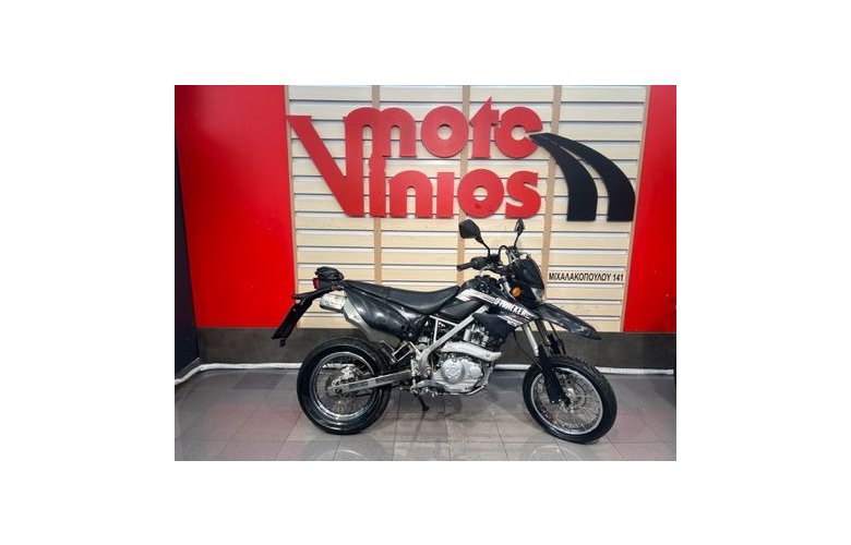 Kawasaki D-TRACKER 2015
