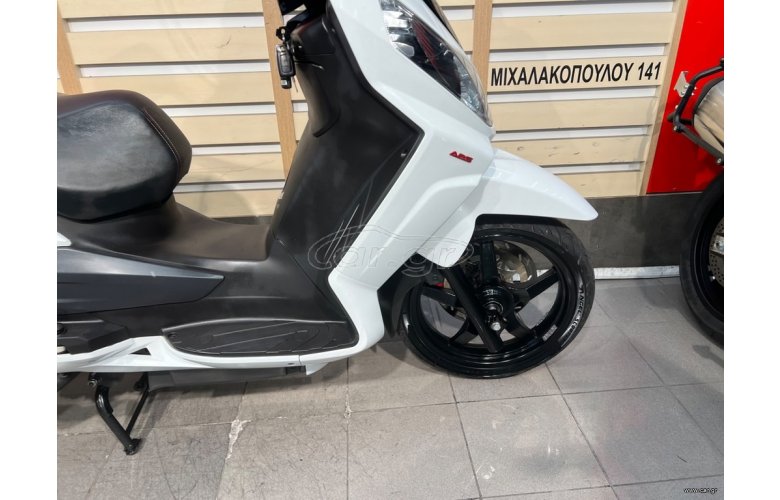 Aprilia SR GT 200 2023