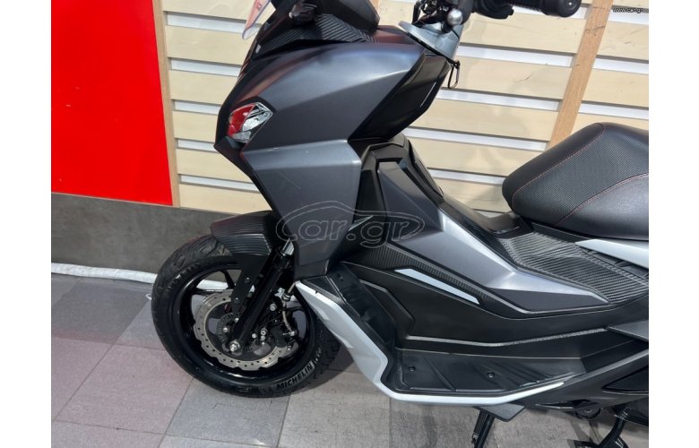Aprilia SR GT 200 2022