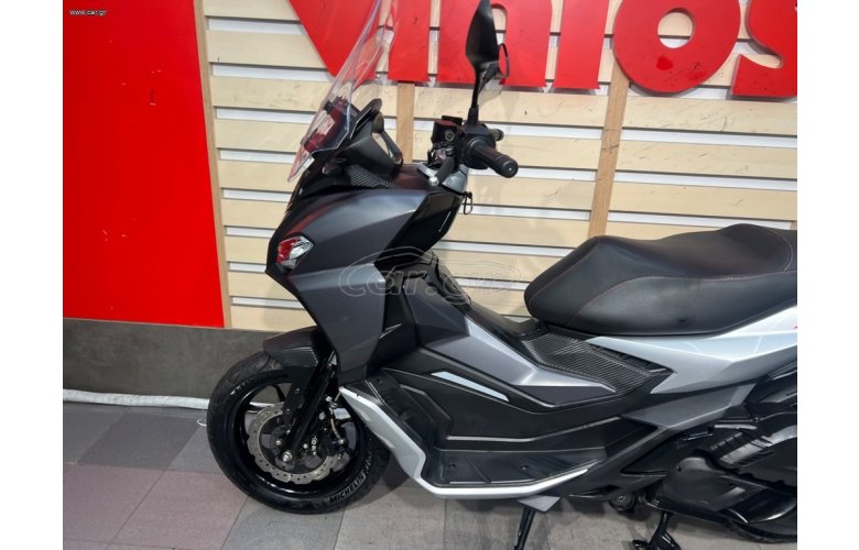 Aprilia SR GT 200 2022