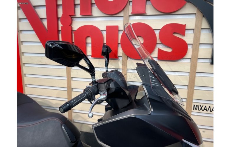 Kymco Xciting 400i 2023 VS
