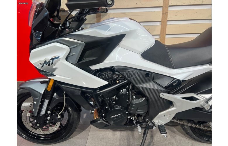 CFmoto 700 MT 2023