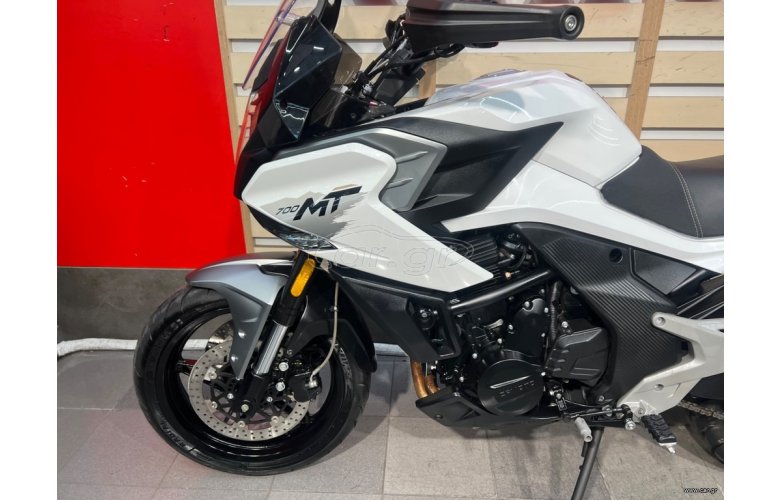 CFmoto 700 MT 2023