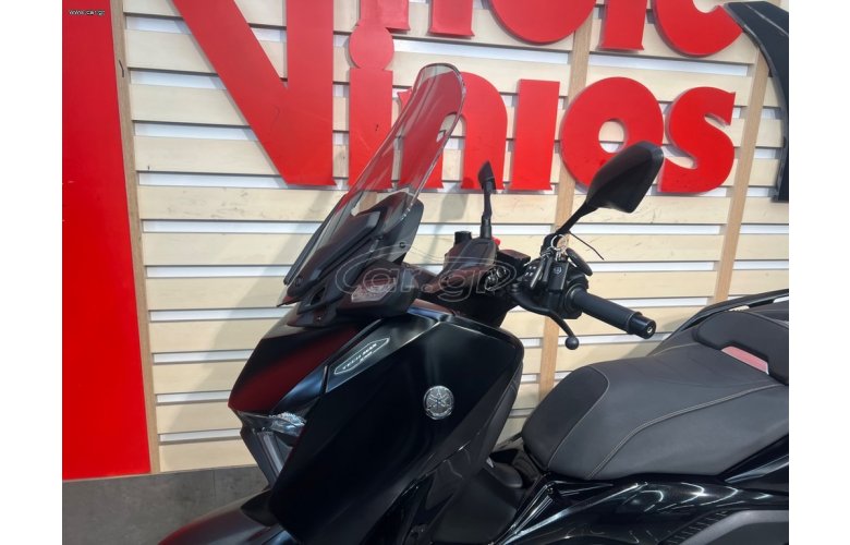 YAMAHA XMAX300 TECH '24