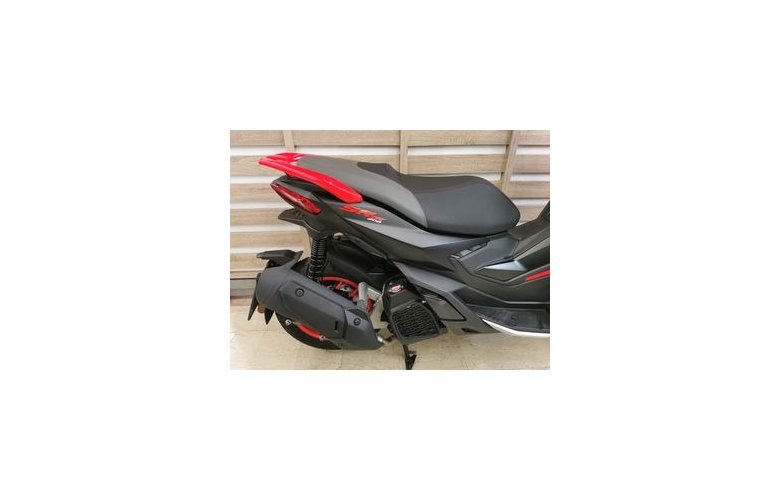 Aprilia SR GT 200 2025