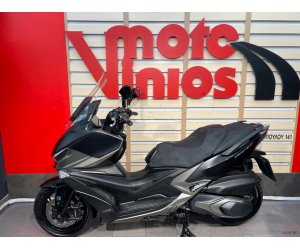 Kymco Xciting 400i 2023 VS
